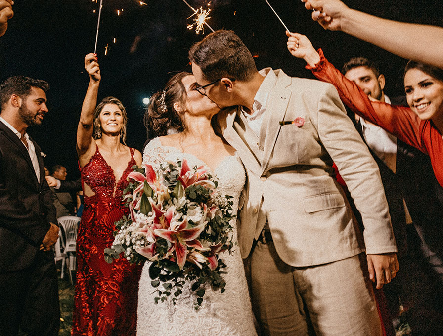 gal-wed2 Picnic Wedding Photos